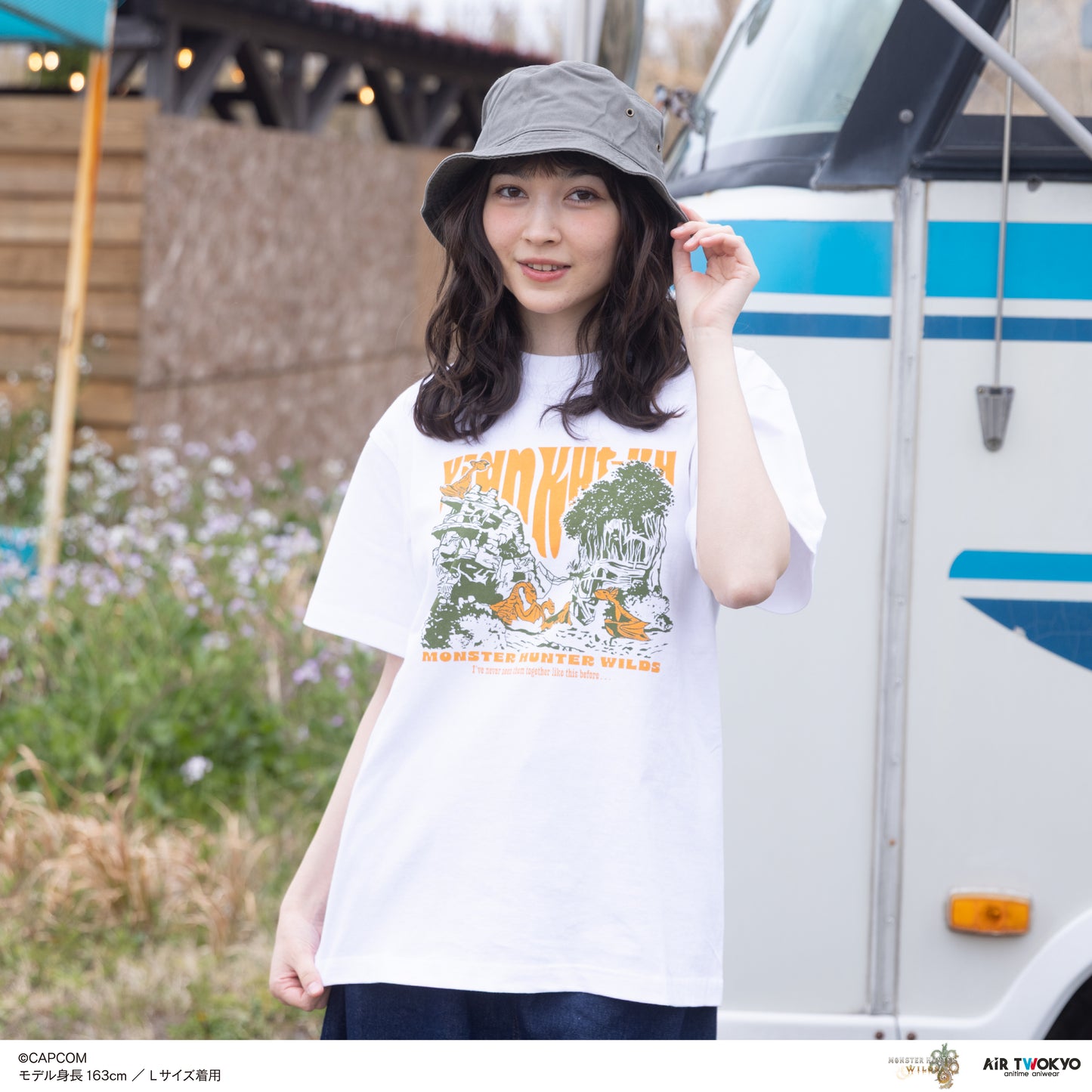 『モンスターハンターワイルズ』シーンイラストTシャツ 2（イャンクック）