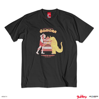 「ウルトラマンシリーズ」 第1弾 アメコミイラストTシャツ 3（ゴモラ）